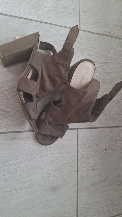 Sandałki buty na klocku 41