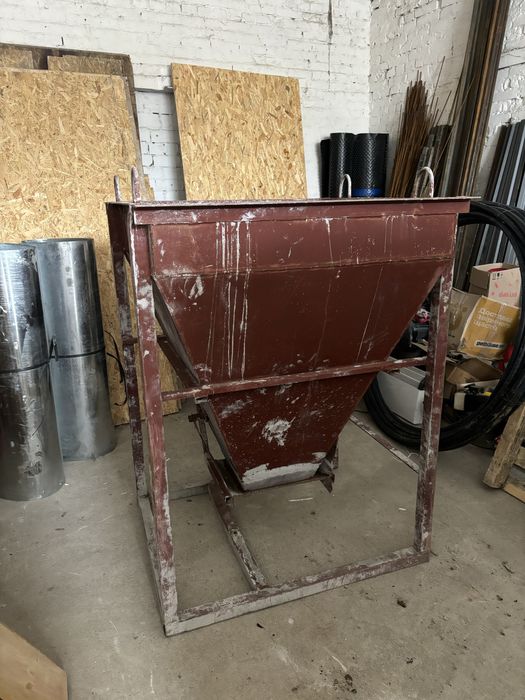 Оренда туфлі , бункер для бетону