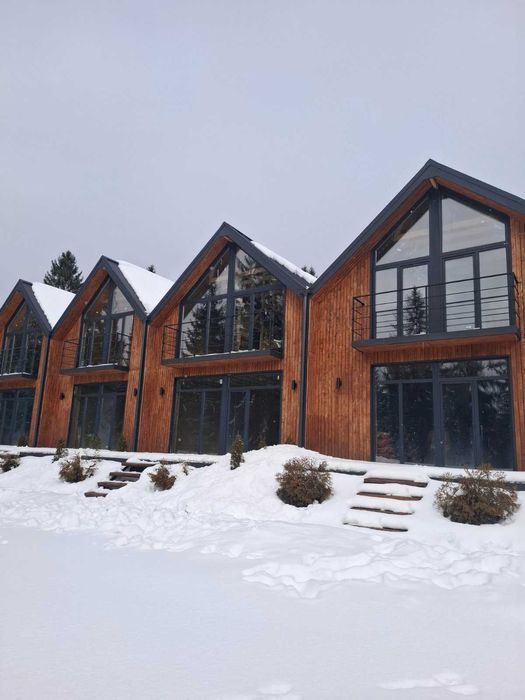 Продаю котеджне містечко в Яблуниці (Буковель). Працюючий бізнес.