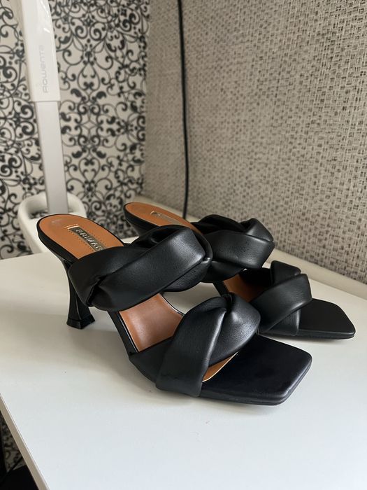 Босоніжки 38 р. Стан гарний