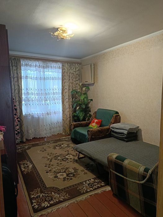 Продам двухкомнатную квартиру ( часть от недвижимости)проспект Свободы