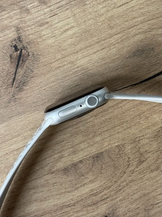 Продам Apple Watch Nike Series 7 41mm Starlight Model A2473 акб 75% повний комплект