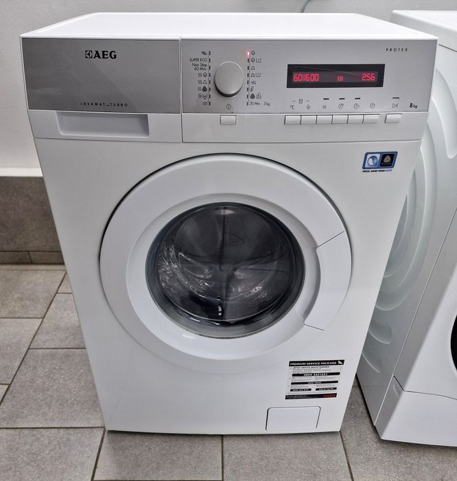 Вузька пральна/стиральная/машина AEG PROTEX 8/4 KG з Сушкою