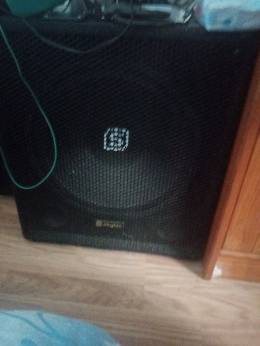 Subwoofer ativo em bom estado