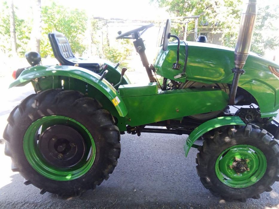 Продаєця трактор булад 254xl