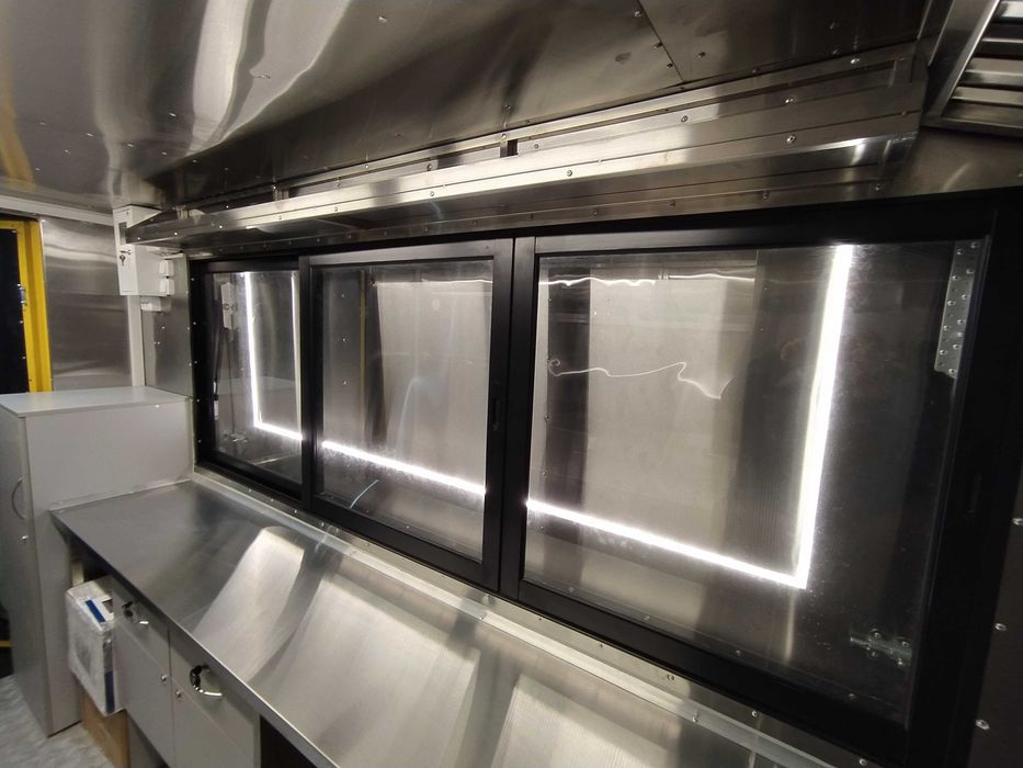 Кухня на колесах на бази авто. Фудтрак. Авто лавка від Mobifood.