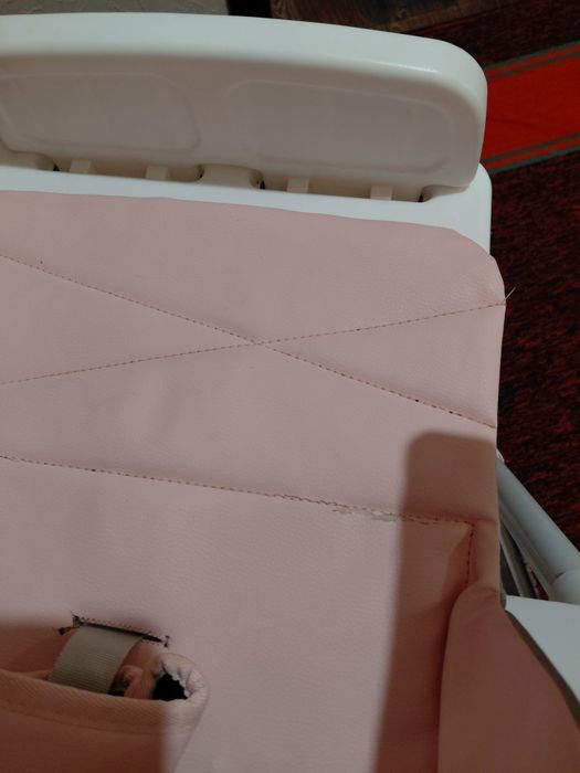 Стіл для годування рожевий