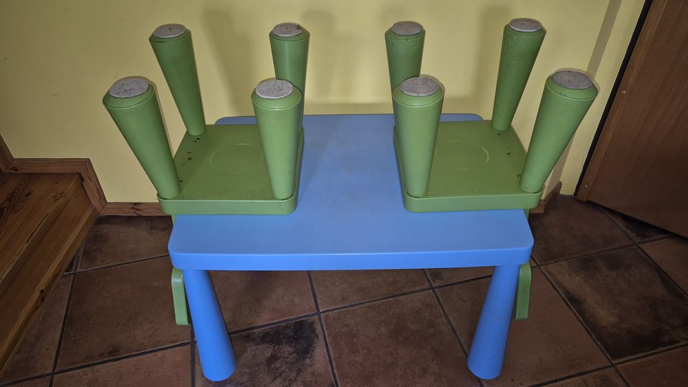 Stoliczek i dwa krzesełka dla dzieci. IKEA Mammut