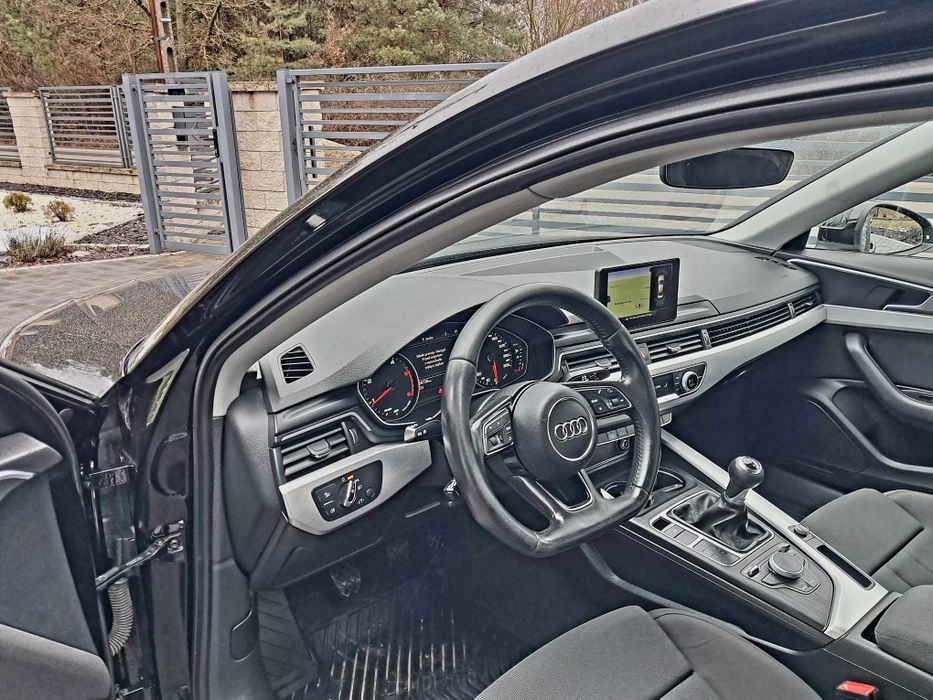Audi A4 .B9 Sedan navi