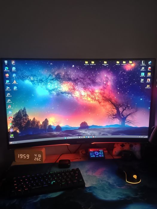Monitor AOC Agon ag322qc4 curved hdr 144hz