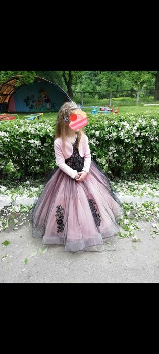 Продам плаття для дівчинки