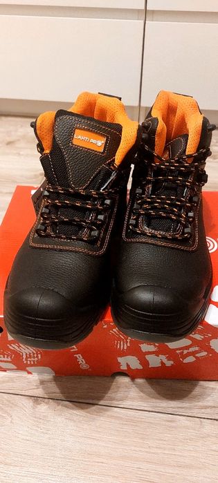 Buty robocze z blachą