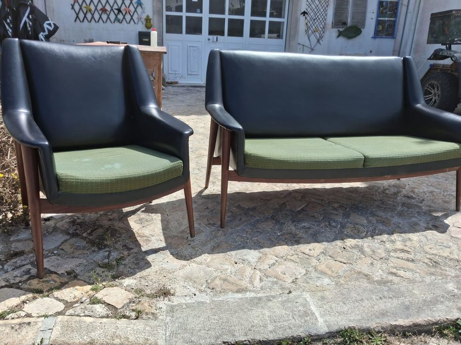Conjunto de sofá e cadeirão vintage