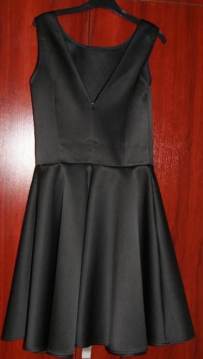 Czarna sukienka rozm. 38-36 jak nowa + gratis pasek