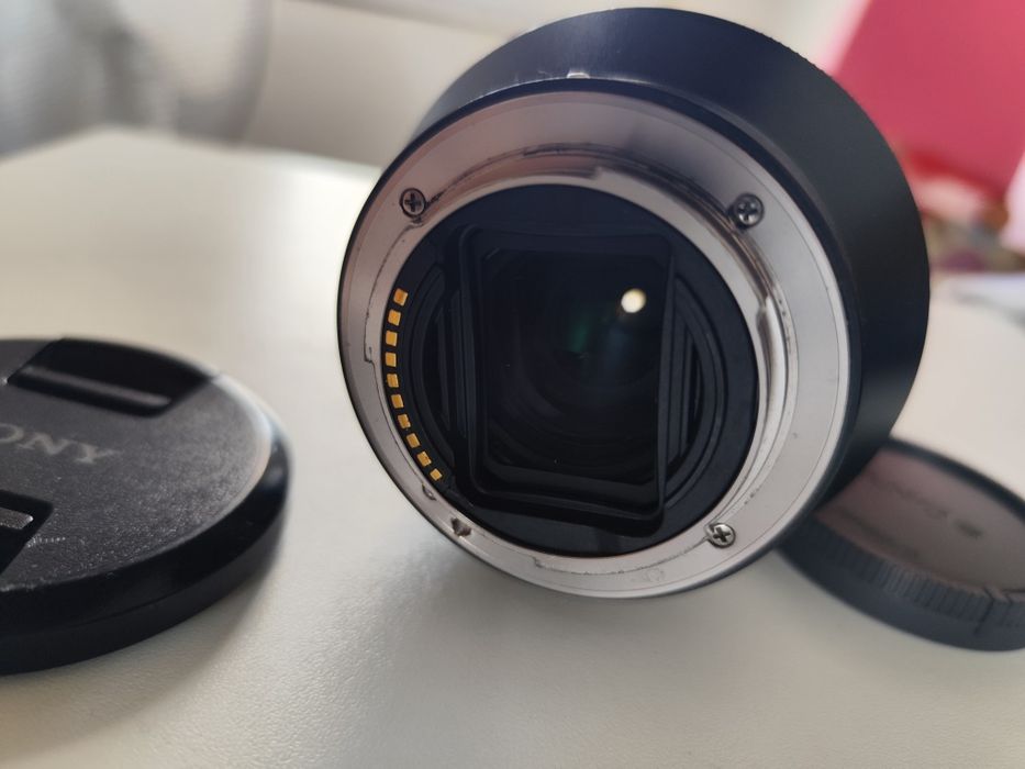 Sony FE 24-240mm 3.5-6.3