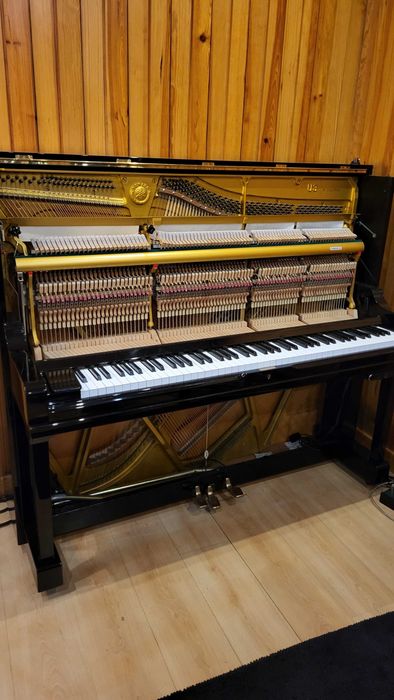 Piano vertical Yamaha U3 com sistema silent Kioshi