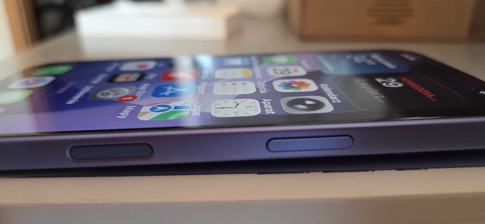 Telefon iPhone 16