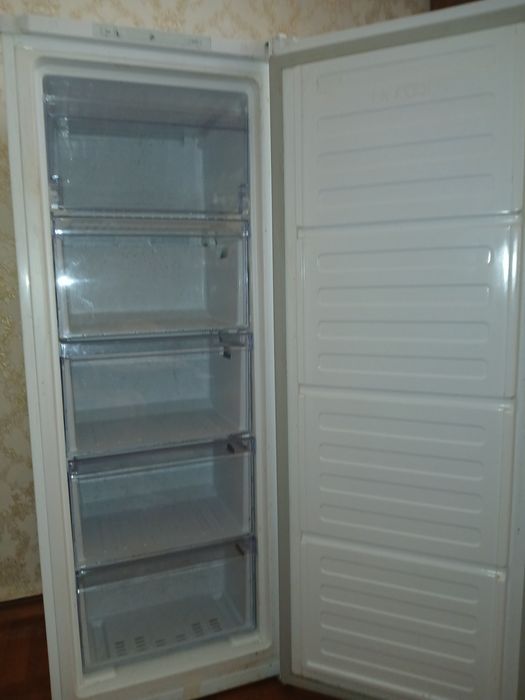 Морозильна  камера beko