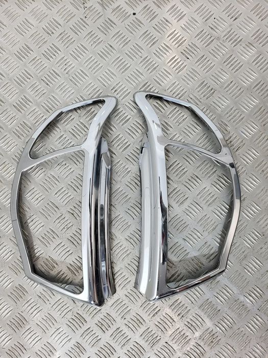 Mitsubishi L200 IV Osłony Lamp Lewa Prawa Przód Chrom