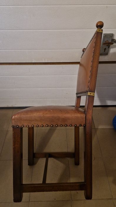 Krzesło drewniane obite skórą ładny stan