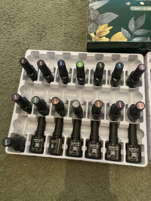 Anicco Zestaw lakierów hydrydowych baz topów 36+6 szt 2209