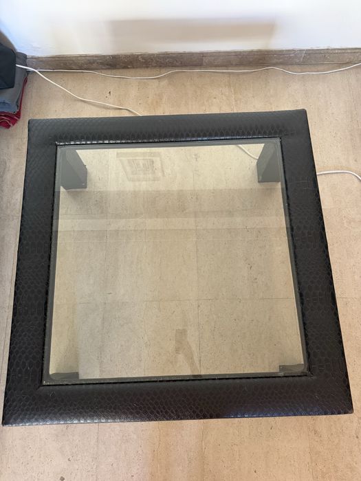 Mesa de apoio pele de cobra