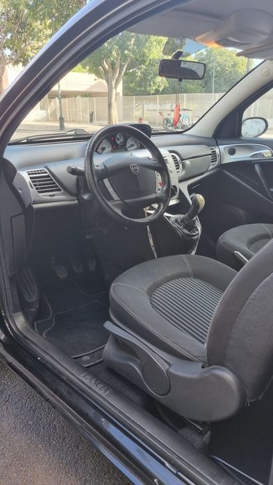 Lancia Ypsilon 1.3 MultiJet Momo Disign