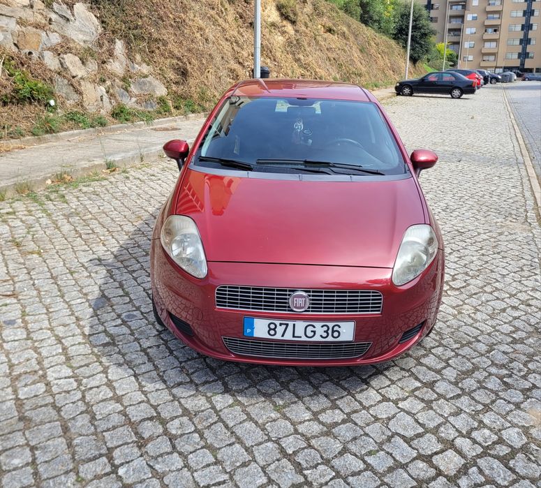 Fiat grande punto ano 2011 foto 2
