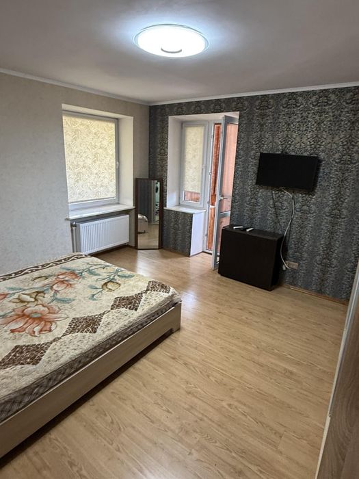 Продаж 3-х кім квартири по Набережній