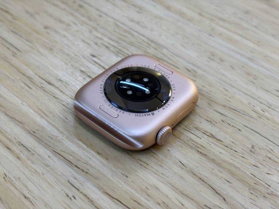 8613 - Openbox Apple Watch Series 11 GPS 42mm Rose Gold Alu. Case w. Light Blush S. Band - S/M (MEU04)