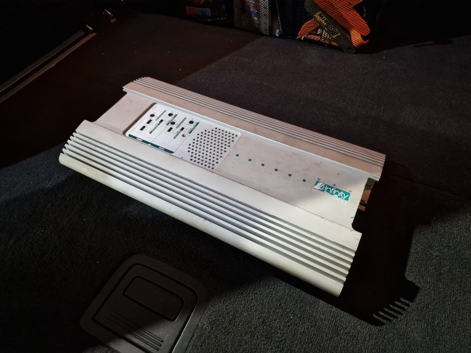 Infinity Kappa 54a Wzmacniacz 4 kanałowy Jakość dźwięku  Car Audio  Oldschool  Produkcja USA