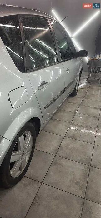 Продати автомобіль