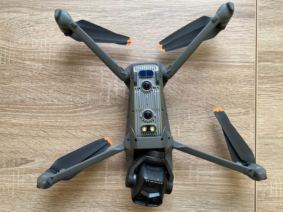 Квадрокоптер DJI Mavic 3 Pro Б/У | З акаунтом | Прив'язаний до пульта | Обмеження для польотів зняті