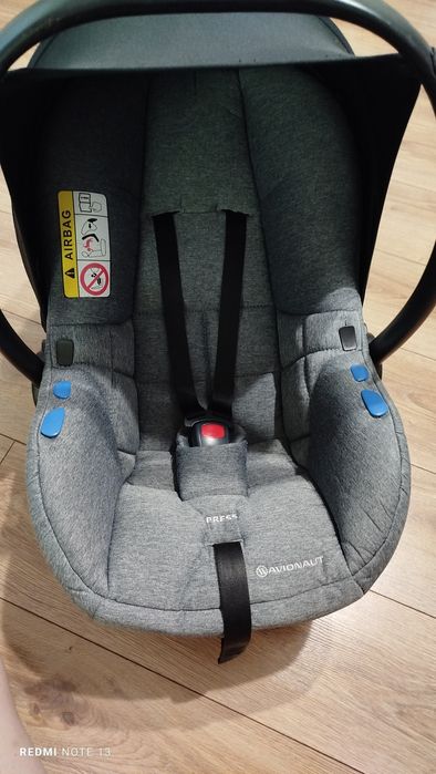 Fotelik samochodowy + baza