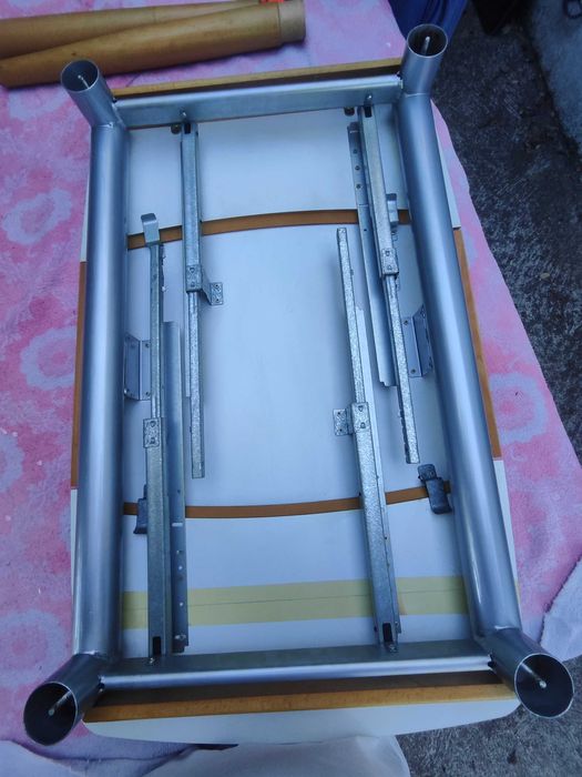 Mesa extensivel com 4 cadeiras