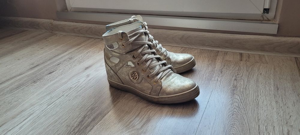 Sneakersy damskie na koturnie 39