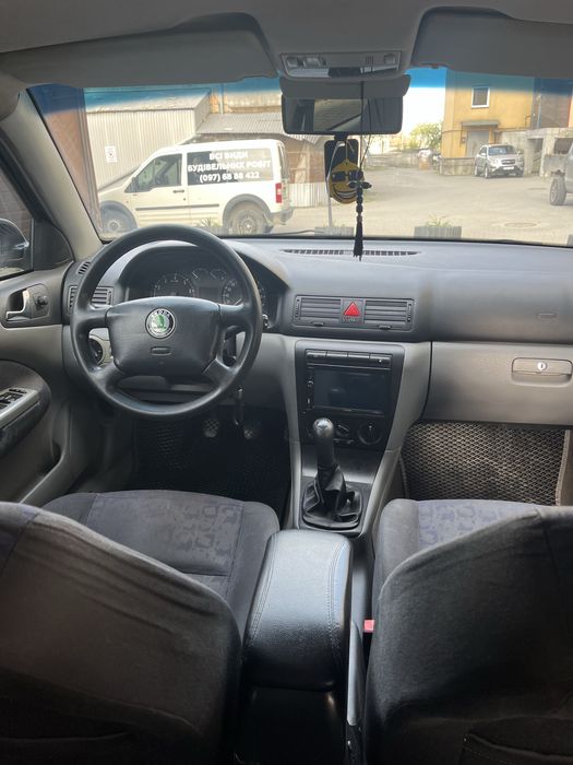 Skoda octavia tour 1.6 mpi