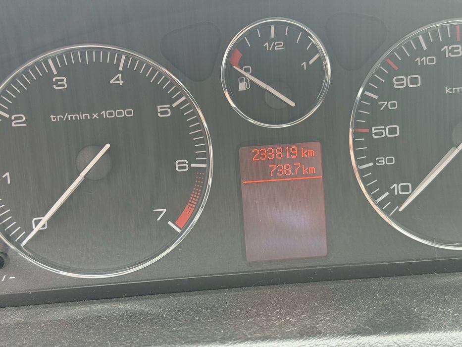 Продам своє авто .