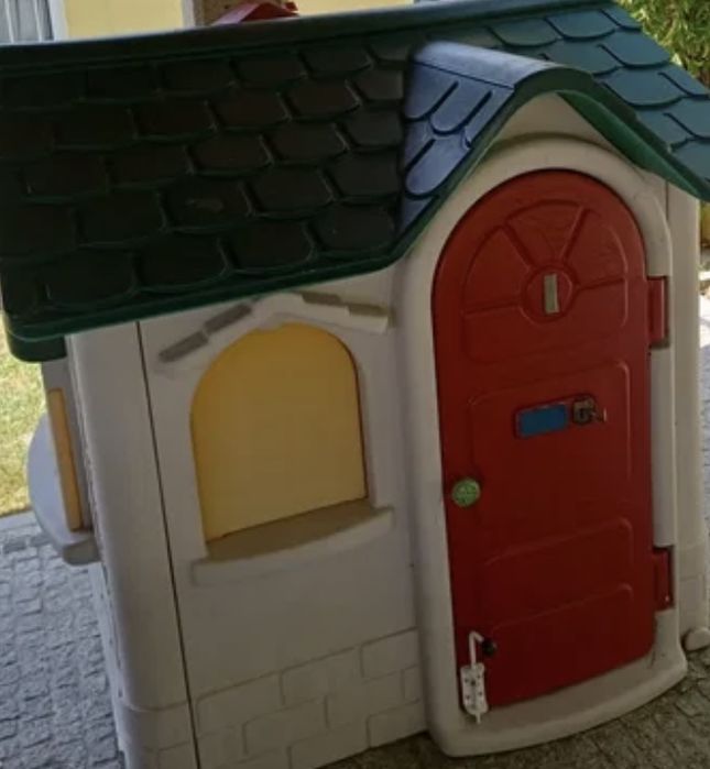 Casinha de bricar  chico