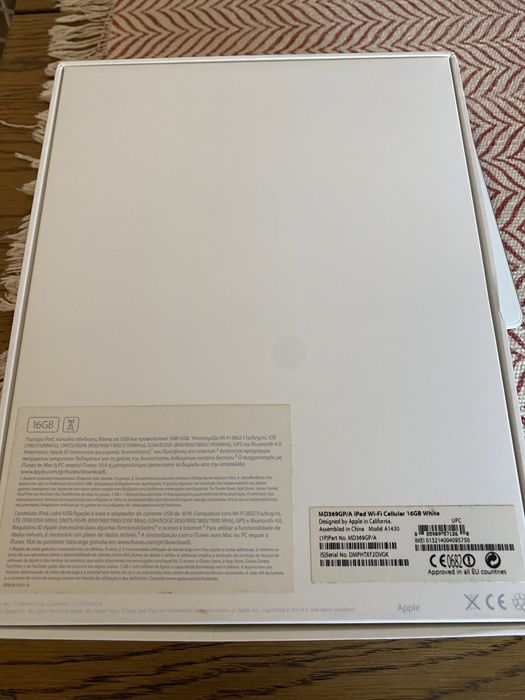 Ipad cellular wi fi 16 GB white