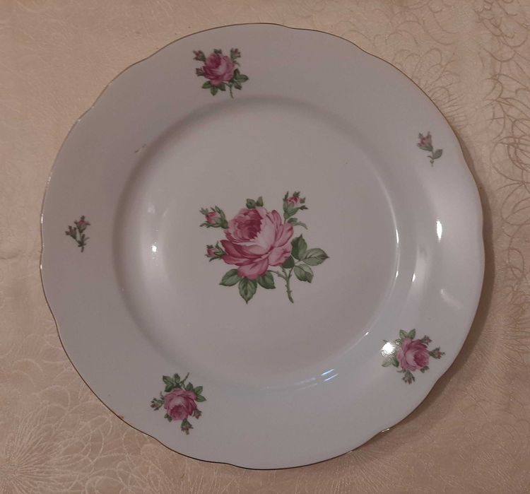 Тарелки разные, блюда от сервиза «Роза», "KAHLA" производство ГДР