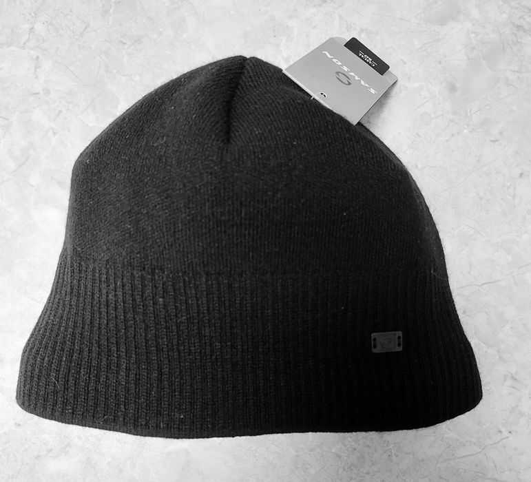 Шапка чорна. Нова