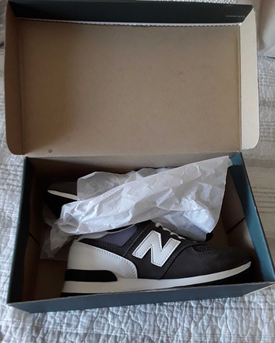 Sapatilhas New Balance, modelo 574, NOVAS, nº 36