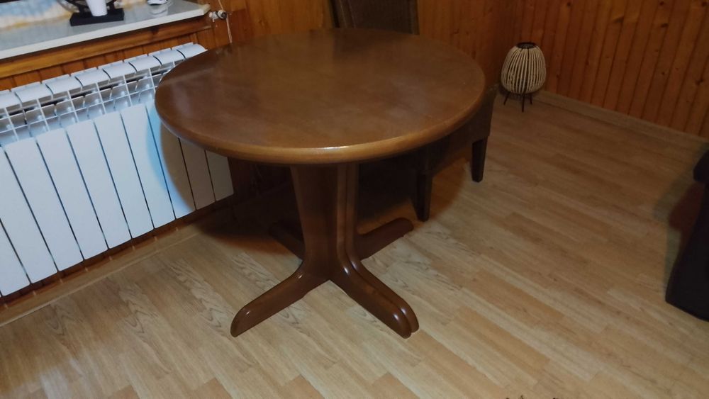 Stół okrągły brązowy