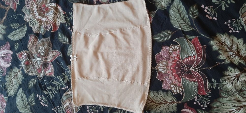 Pas wyszczuplający beżowy rozmiar XL.