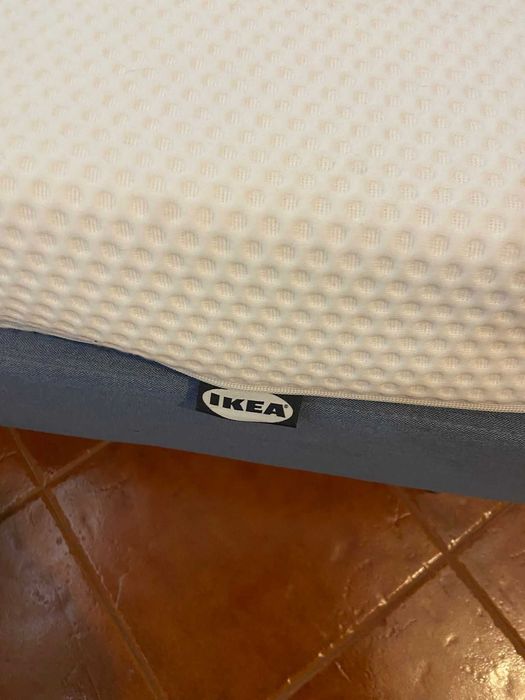 cama BLÅKULLEN + colchão ÅBYGDA