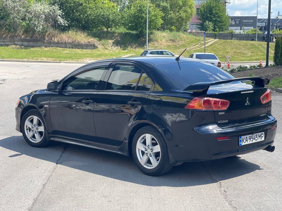 Mitsubishi lancer