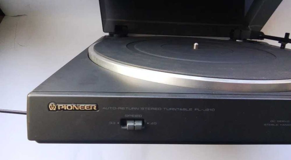 проигрыватель виниловых пластинок Pioneer