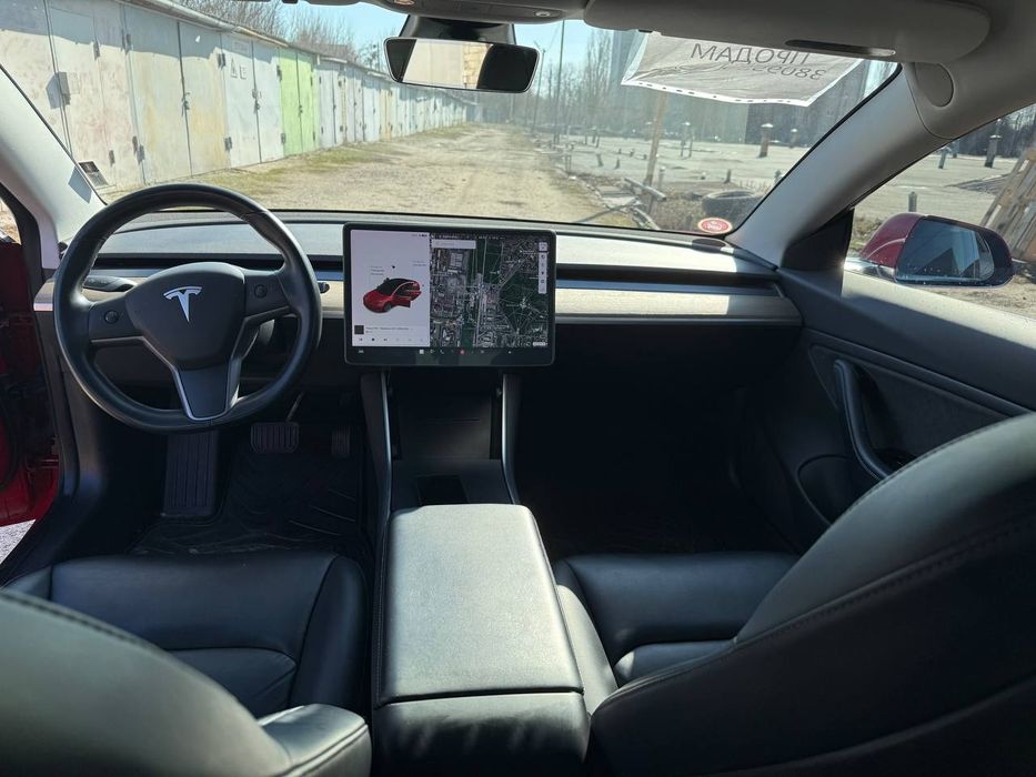 Продам тесла 3 long range 2019