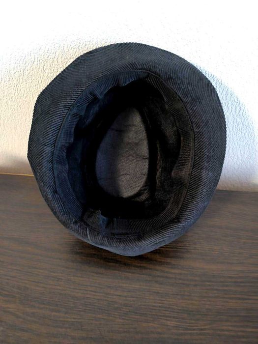 Чорний вельветовий жіночий капелюх (57р)+2 капелюхи в подарунок (60р)